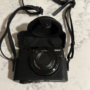 Sony Cyber-shot DSC-RX100 Digital Camera